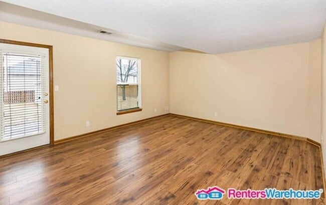 Building Photo - Beautiful 3 bed, 2.5 baths in Kearney. Ava...