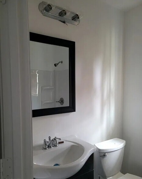 Building Photo - 347 Grant Ave