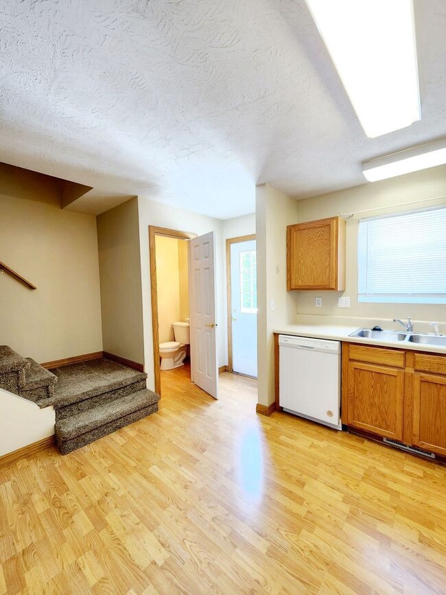 Building Photo - 2 br, 1.5 bath House - 4 Bakers Pointe