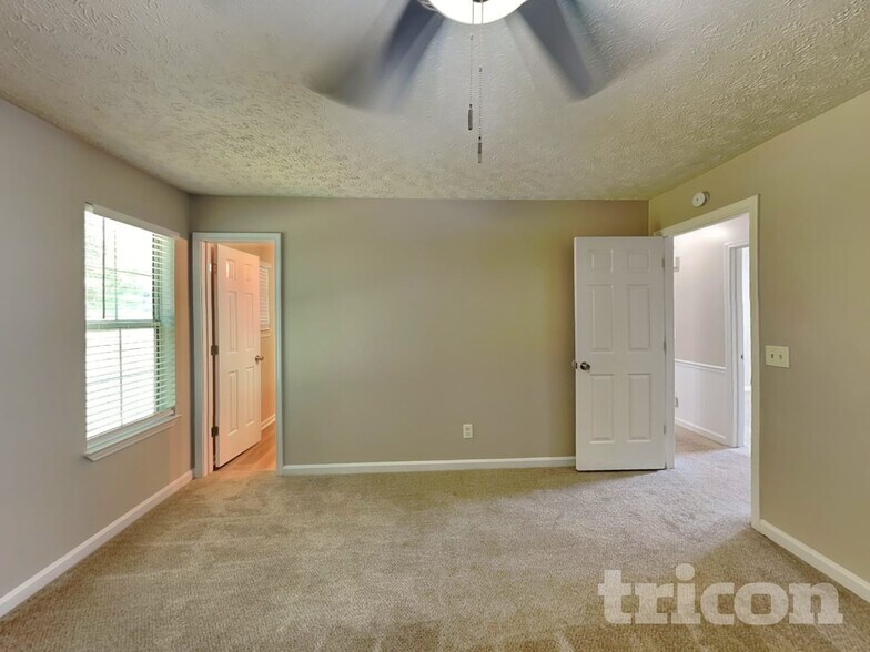 Building Photo - 38 Ann Cir