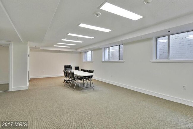 Building Photo - 1730 Arlington Blvd