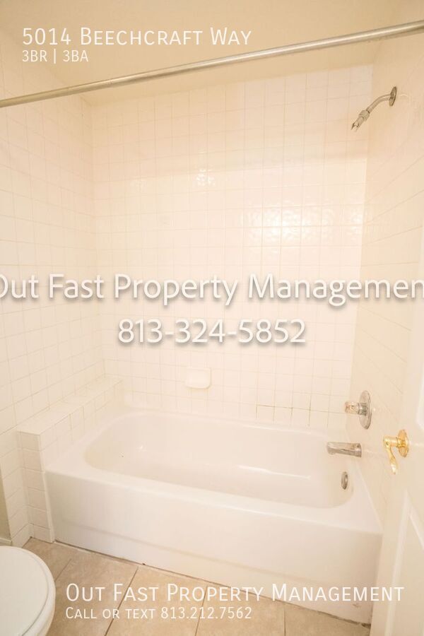 Building Photo - 5014 Beechcraft Way