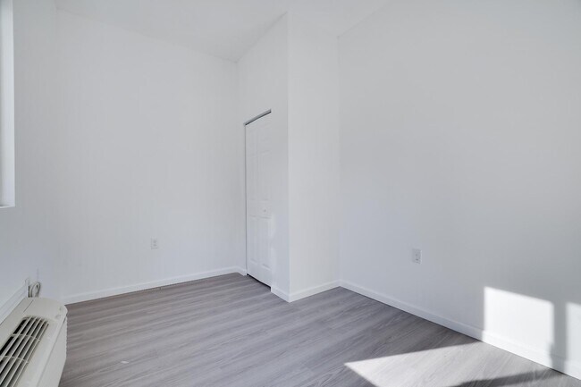 Building Photo - 9161 Brandywine Dr