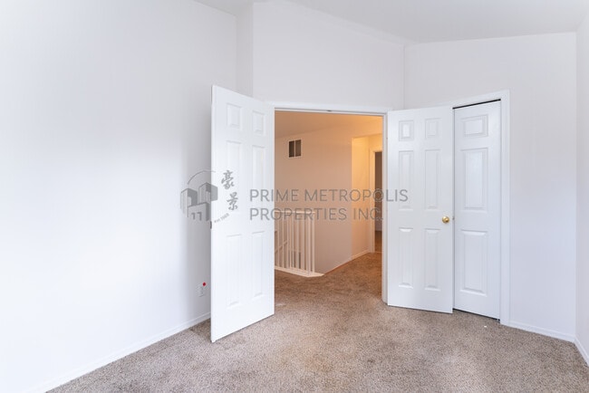 Building Photo - 9808 NE 130th Pl