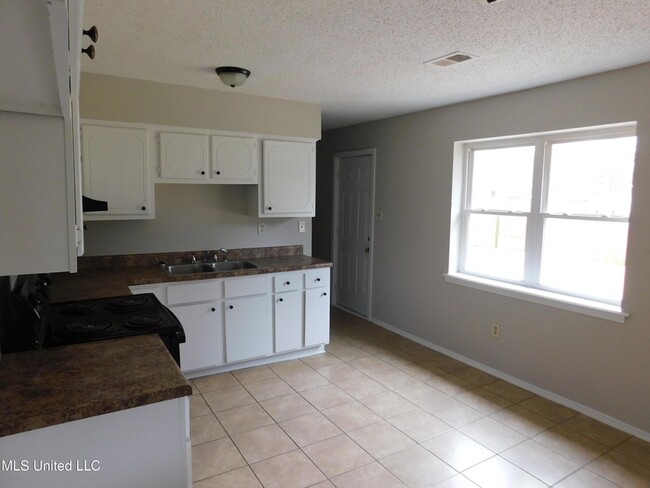 Building Photo - 5431 Nail Rd