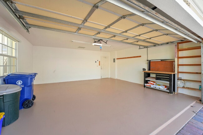 Building Photo - 1685 Jeaga Dr