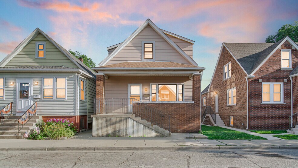 Building Photo - 1452 John St