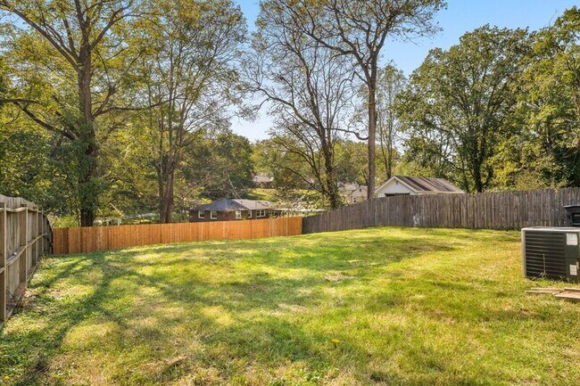 Building Photo - 1326 Ardee Ave