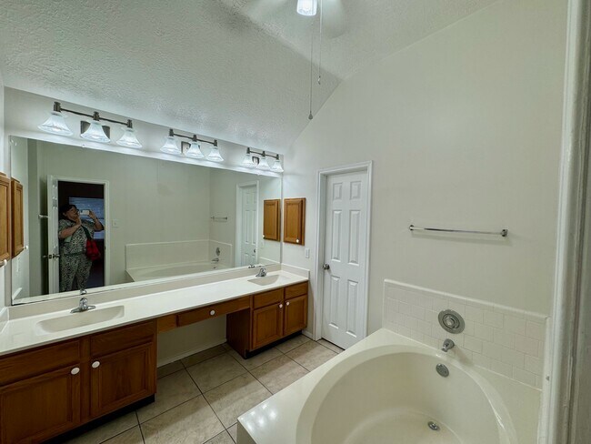 Building Photo - 9035 Rippling Fields Dr