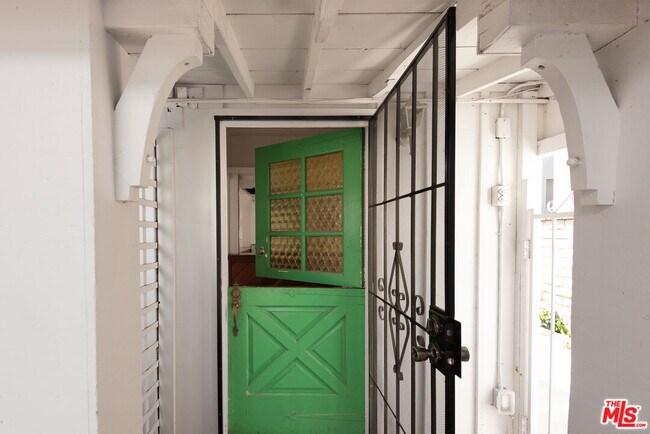 Building Photo - 14842 Morrison St