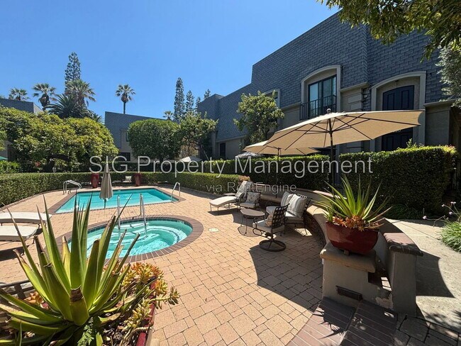 Building Photo - 352 S Orange Grove Blvd