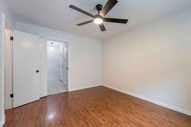 Building Photo - Beautiful 3 bedroom, 2 bathroom home in South Austin!!!