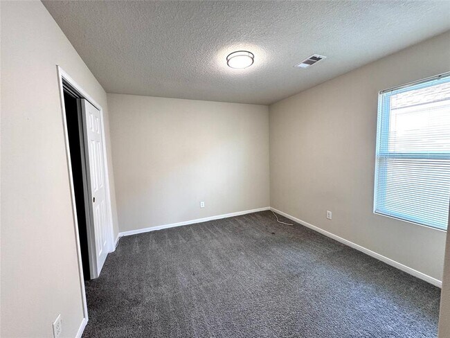 Building Photo - 5042 Ivy Fair Way