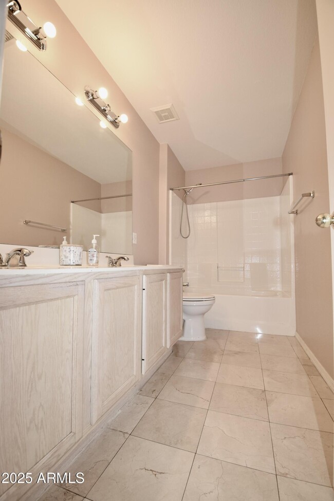 Building Photo - 4643 E Goldfinch Gate Ln