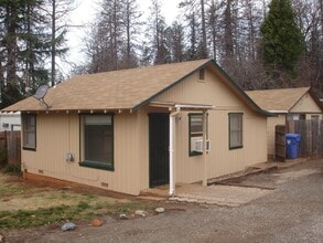 Building Photo - 5773 Stratton Lane