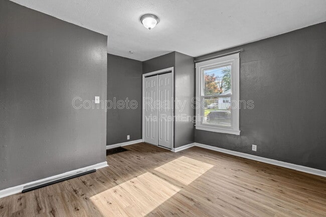 Building Photo - 2724 Pasteur Ave