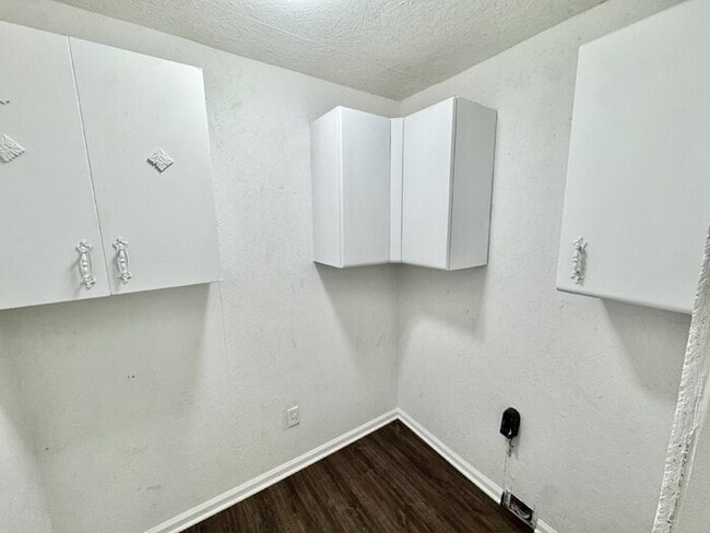 Building Photo - 4093 Barron Ave