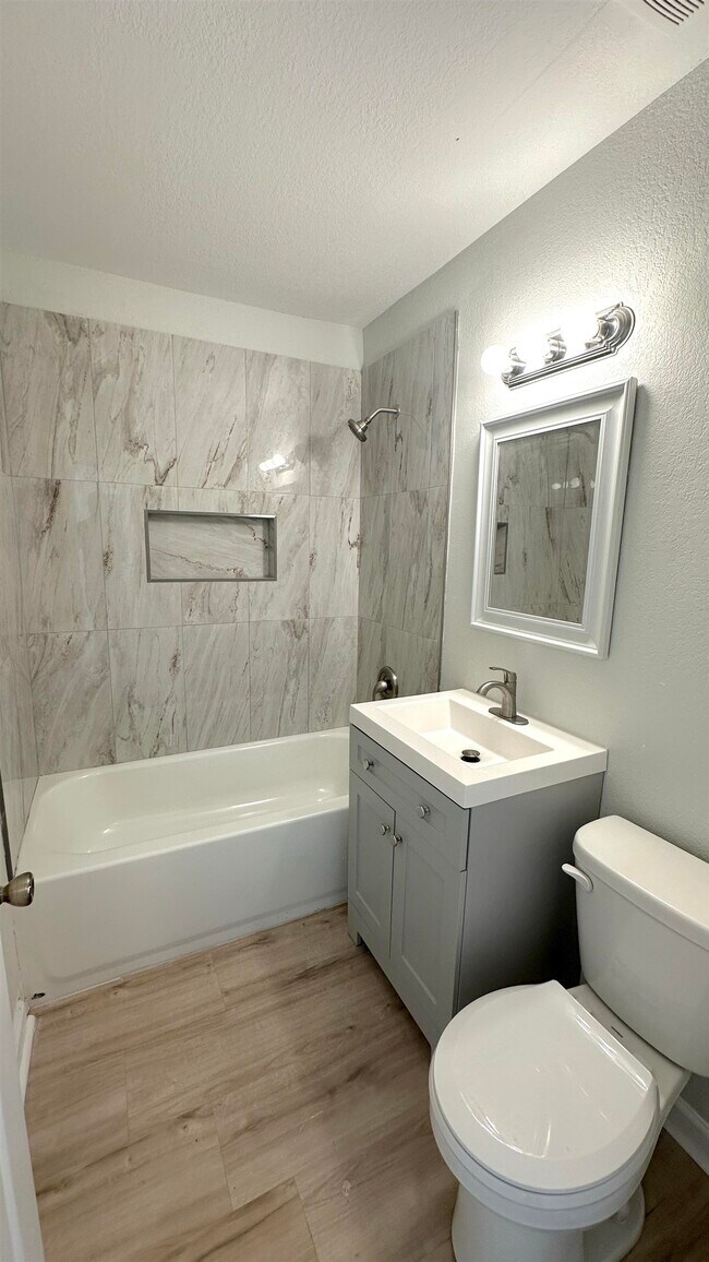 Building Photo - 317 Mabry St