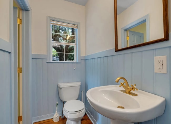 Building Photo - 1310 E 7th Ave