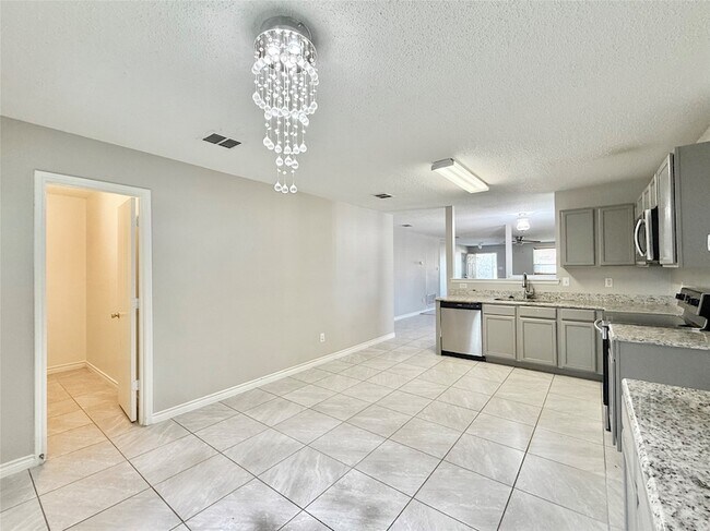 Building Photo - 1620 Flagstone Ln