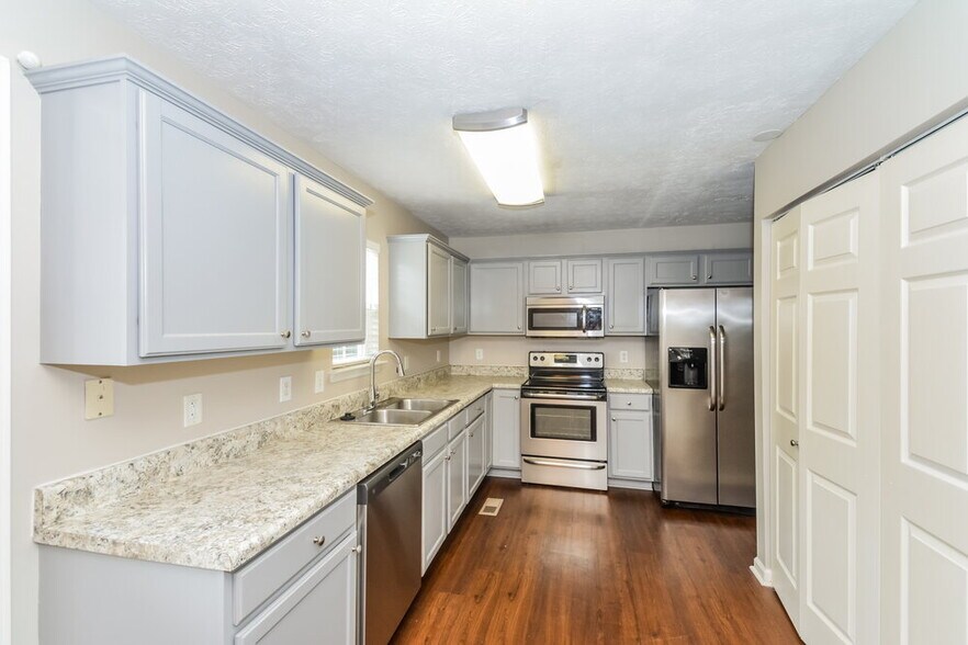 Building Photo - 128 Louann Ln