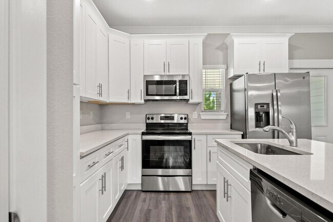 Building Photo - 146 N Sand Palm Rd