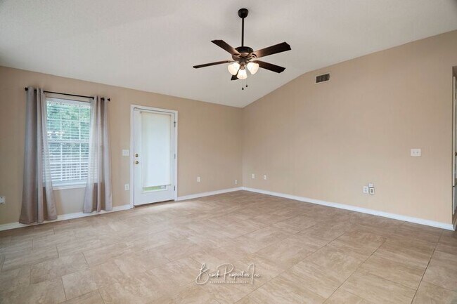 Building Photo - 4718 Lemoyne Vista