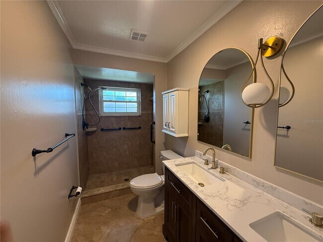 Building Photo - 1041 Manchester Cir