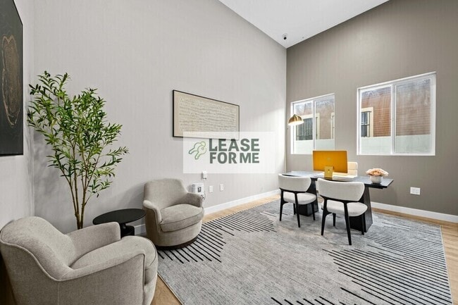 Building Photo - 4348 Woodlawn Ave