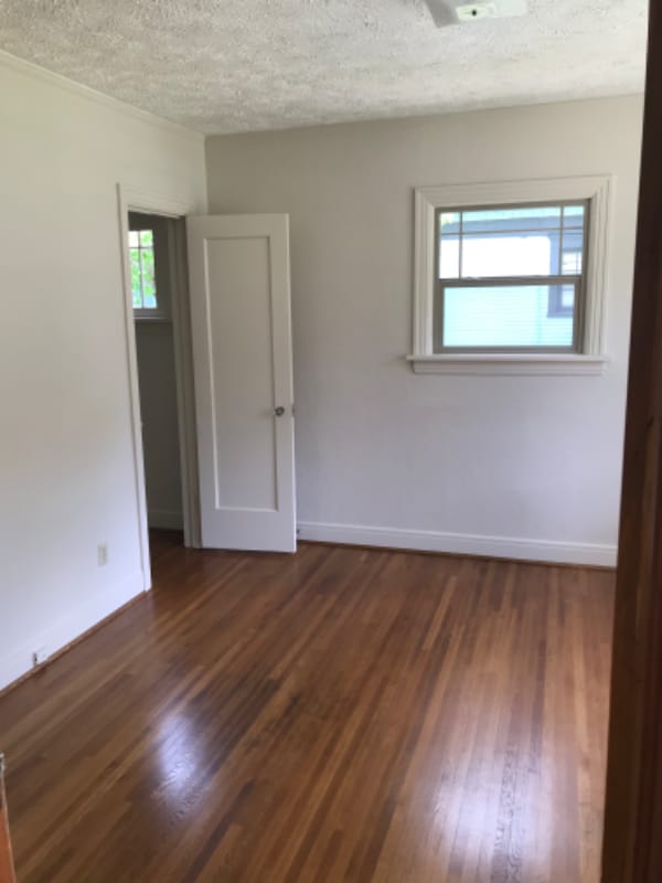 Building Photo - 1511 E 11th Ave