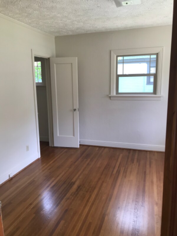 Building Photo - 1511 E 11th Ave