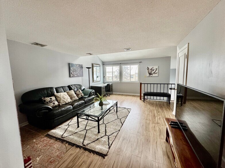 Building Photo - 300 Brittany Farms Rd