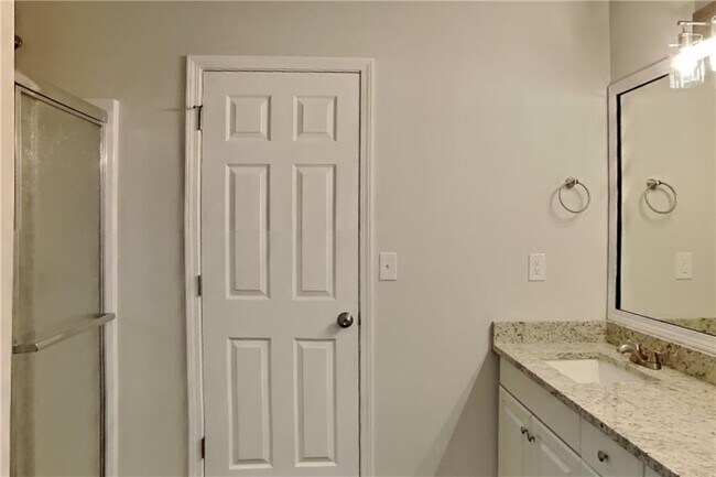 Building Photo - 114 Tannin Ct