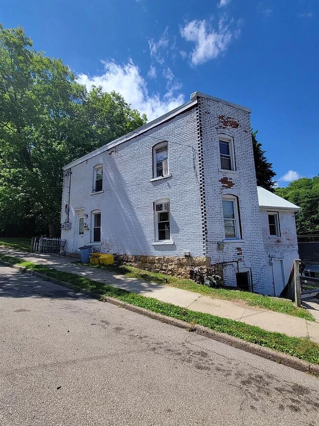 Primary Photo - 735 Kirkwood St