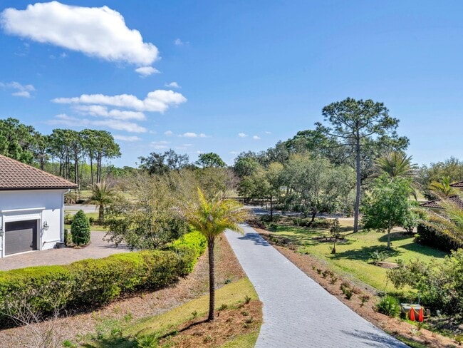 Building Photo - 330 Kelly Plantation Dr