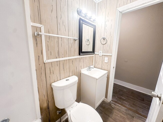 Building Photo - 253 S Dearborn St