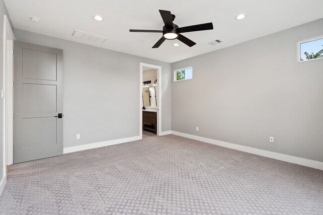 Building Photo - 1412 Weiss St