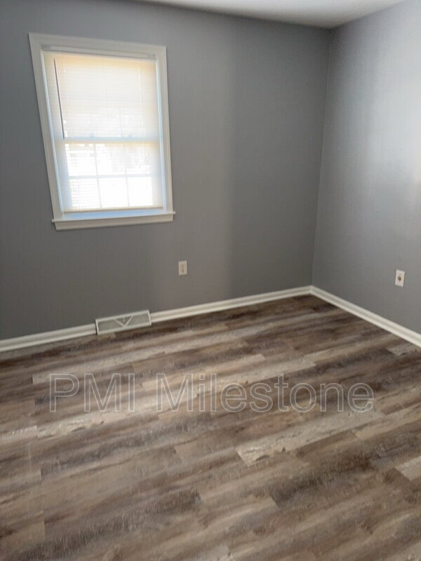 Building Photo - 3333 Swann Rd