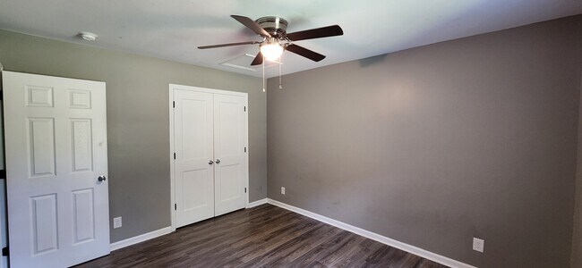 Building Photo - 608 Miller Ave