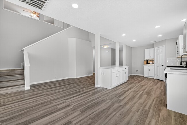 Building Photo - 14934 Sugar Falls Ct