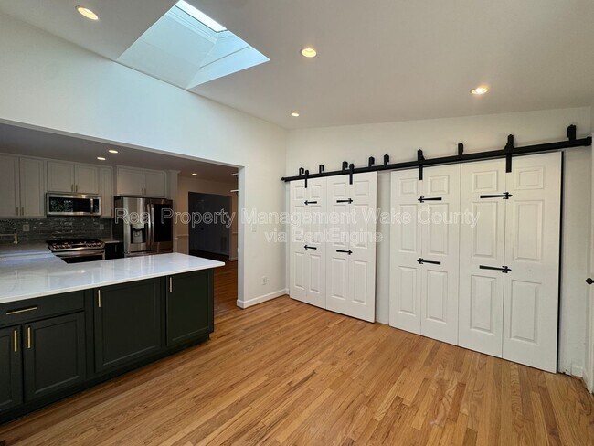 Building Photo - 3018 Medlin Dr