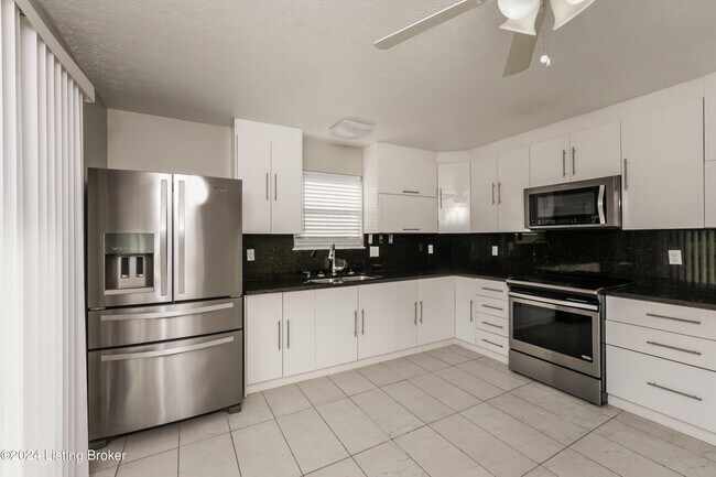 Building Photo - 11301 Ashbrooke Gardens Dr