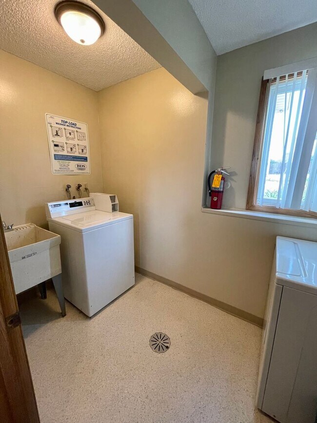 Building Photo - Chester Estates