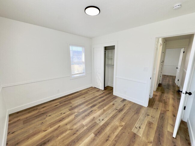 Building Photo - 1657 N 400 W