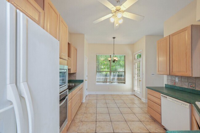 Building Photo - Lovely 3 Bedroom in the Heart of Niceville!