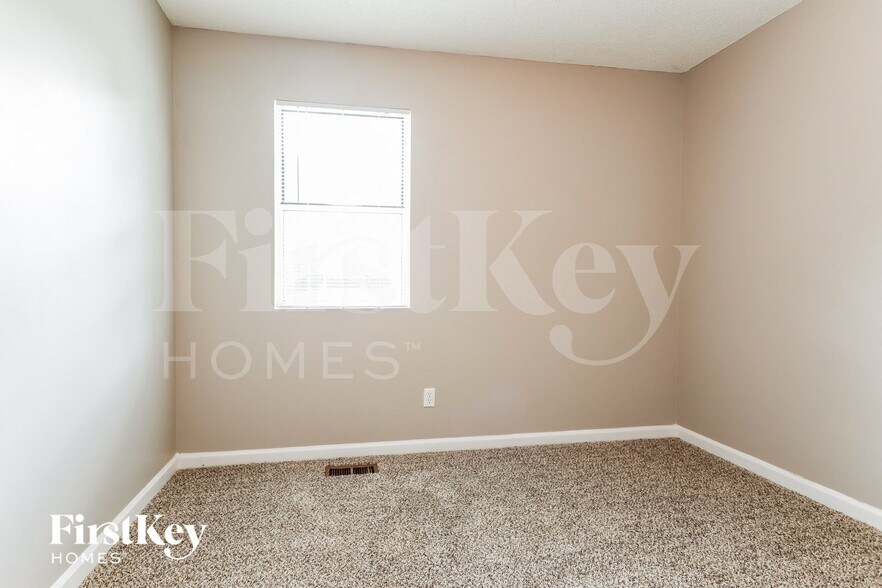 Building Photo - 5812 Fieldstone Ct
