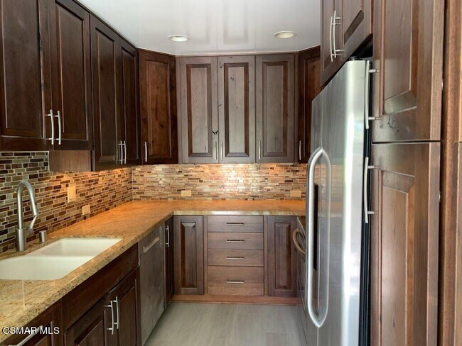 Building Photo - 1242 Landsburn Cir