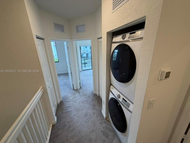 Building Photo - 21001 NE 8th Ave