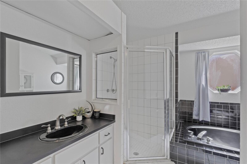 Building Photo - 5116 Plantation Dr