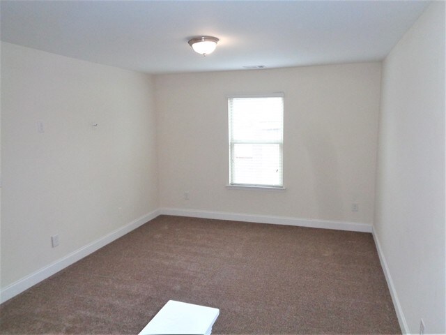 Building Photo - 2494 Beal St